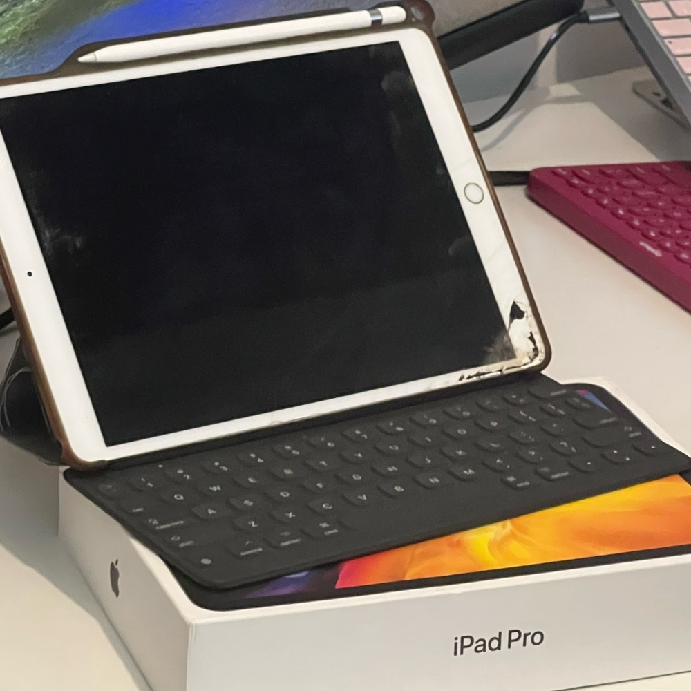 Gold iPad Pro 10.5in with Keyboard and Apple Pencil